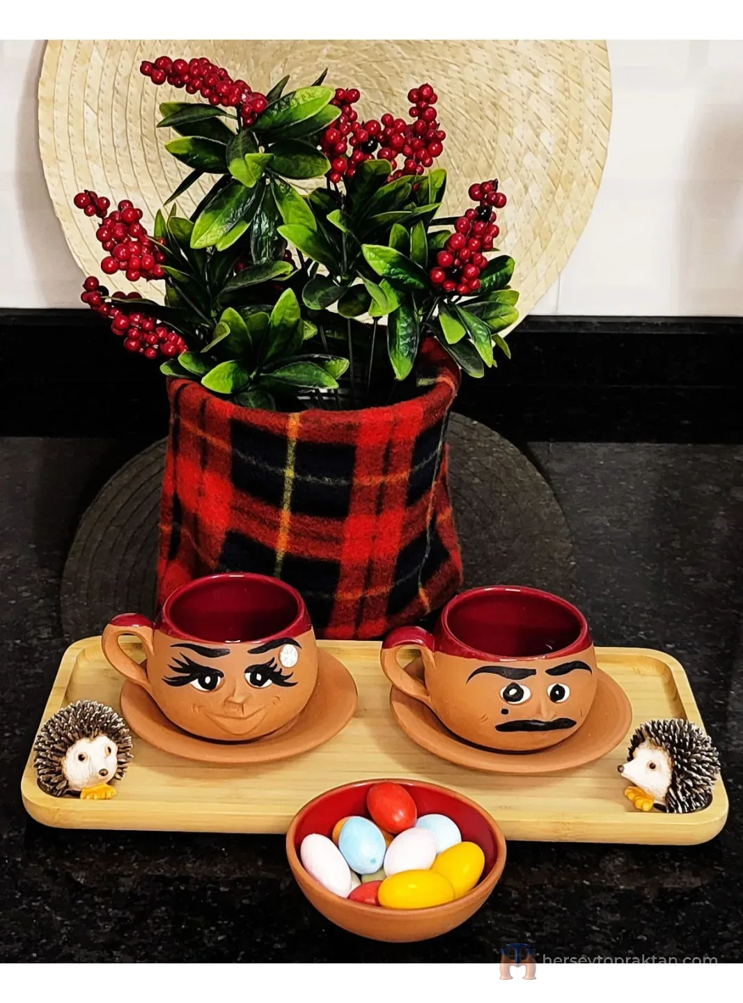 Emojili Toprak Fincan Takımı Kırmızı 3'lü