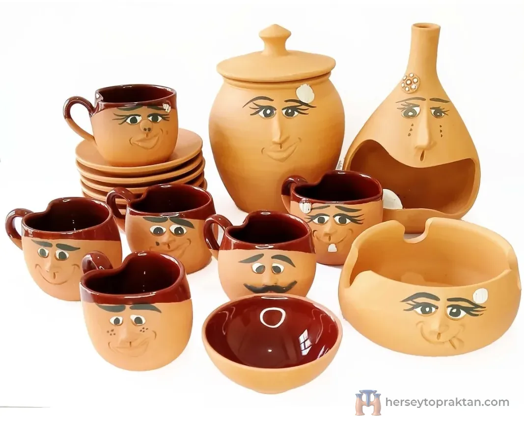Emojili Toprak Kahve Seti