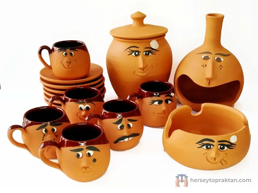 Emojili Toprak Kahve Seti