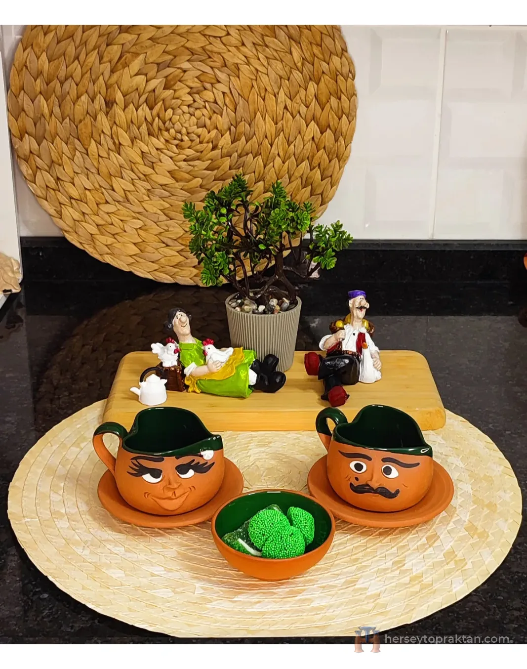 Emojili 3 Lü Toprak Kalp Fincan Takımı Yeşil