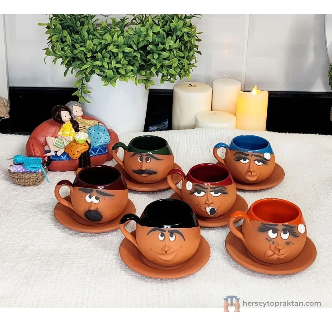 Topraktan El Yapımı Emoji Ifadeli Kahve Fincan Takımı 6 Renk Yuvarlak Model