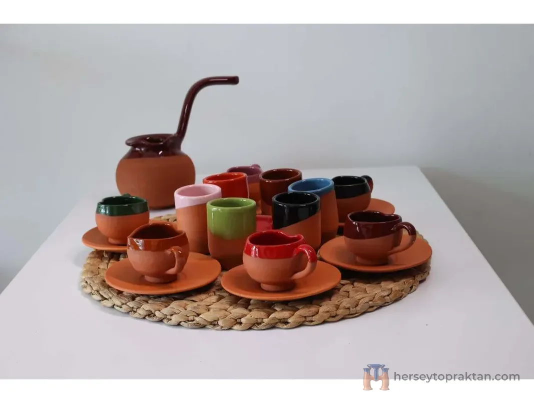 Kalpli Model , 6 Kişilik ; Kalpli Fincan , Cezve , Kahve Yanı Su Bardağı